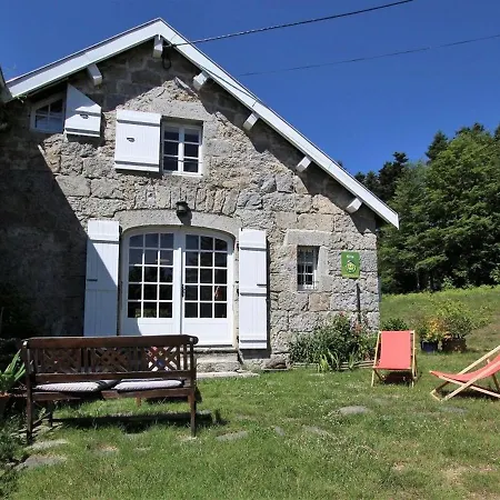 Nature Au Chambon-sur-lignon: Terrasse, Wifi, Proche Activites Et Commerces - Fr-1-582-137 Country house *