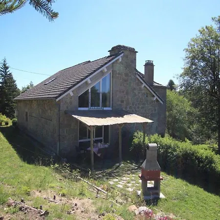 Nature Au Chambon-sur-lignon: Terrasse, Wifi, Proche Activites Et Commerces - Fr-1-582-137 Country house *
