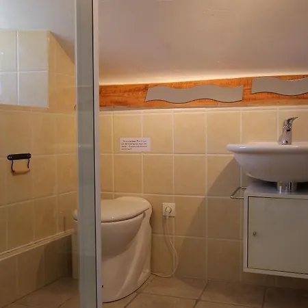Nature Au Chambon-sur-lignon: Terrasse, Wifi, Proche Activites Et Commerces - Fr-1-582-137 *