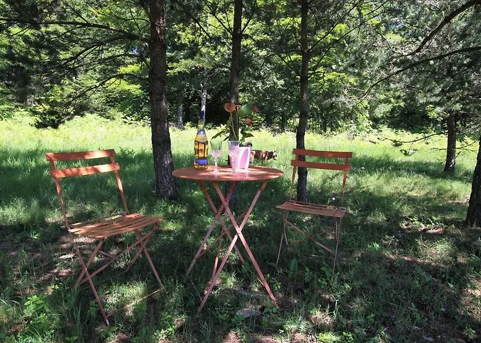 Nature Au Chambon-sur-lignon: Terrasse, Wifi, Proche Activités Et Commerces - Fr-1-582-137 * Le Chambon-sur-Lignon