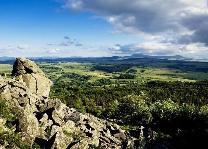 Nature Au Chambon-sur-lignon: Terrasse, Wifi, Proche Activités Et Commerces - Fr-1-582-137 *