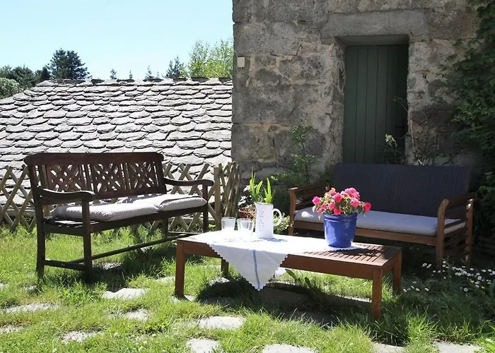 Hébergement de vacances Nature Au Chambon-sur-lignon: Terrasse, Wifi, Proche Activités Et Commerces - Fr-1-582-137