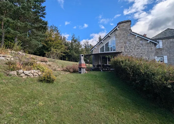 Nature Au Chambon-sur-lignon: Terrasse, Wifi, Proche Activités Et Commerces - Fr-1-582-137 Hébergement de vacances