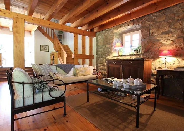 Hébergement de vacances Nature Au Chambon-sur-lignon: Terrasse, Wifi, Proche Activités Et Commerces - Fr-1-582-137 *